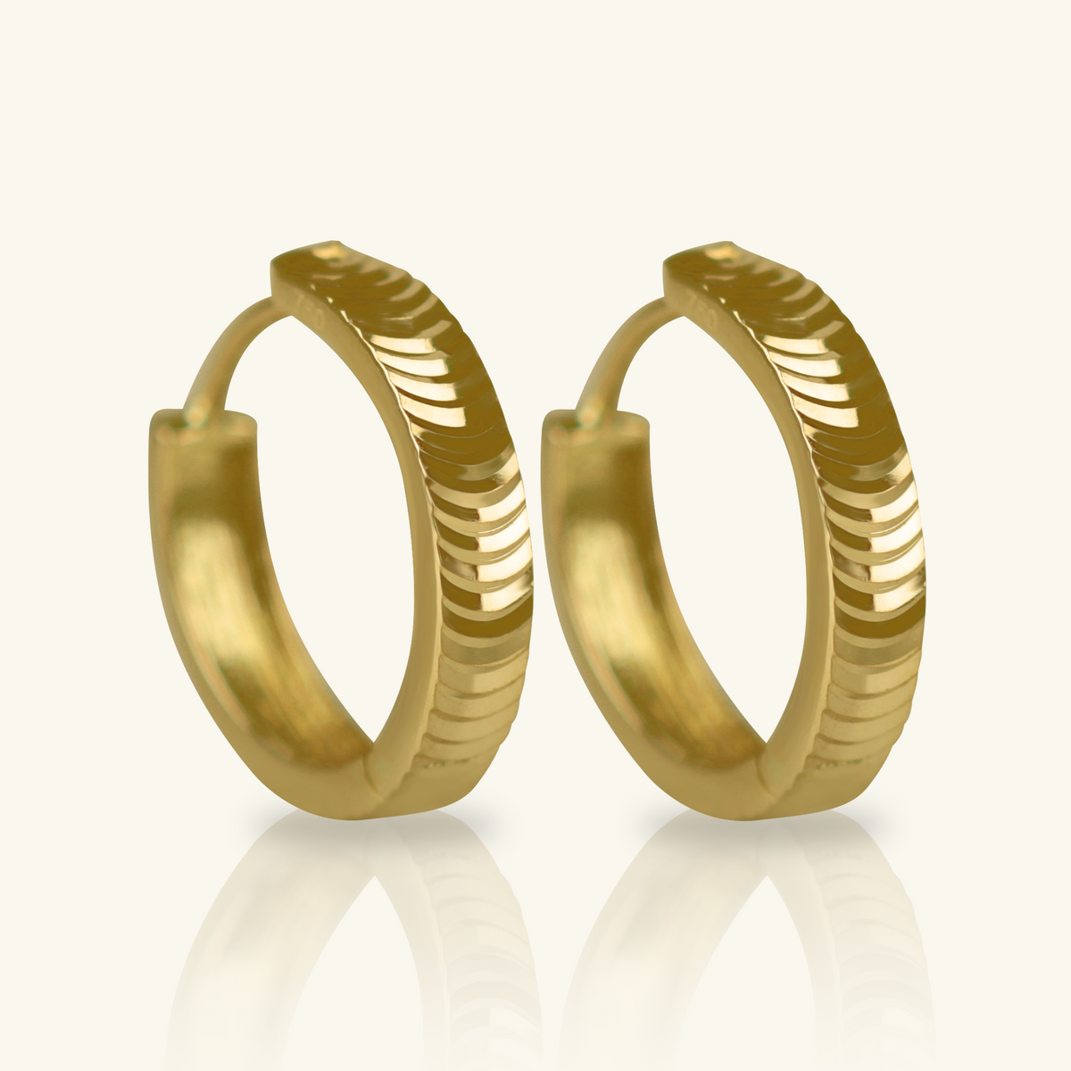 SCALLOPED ROUND GOLD 1.25