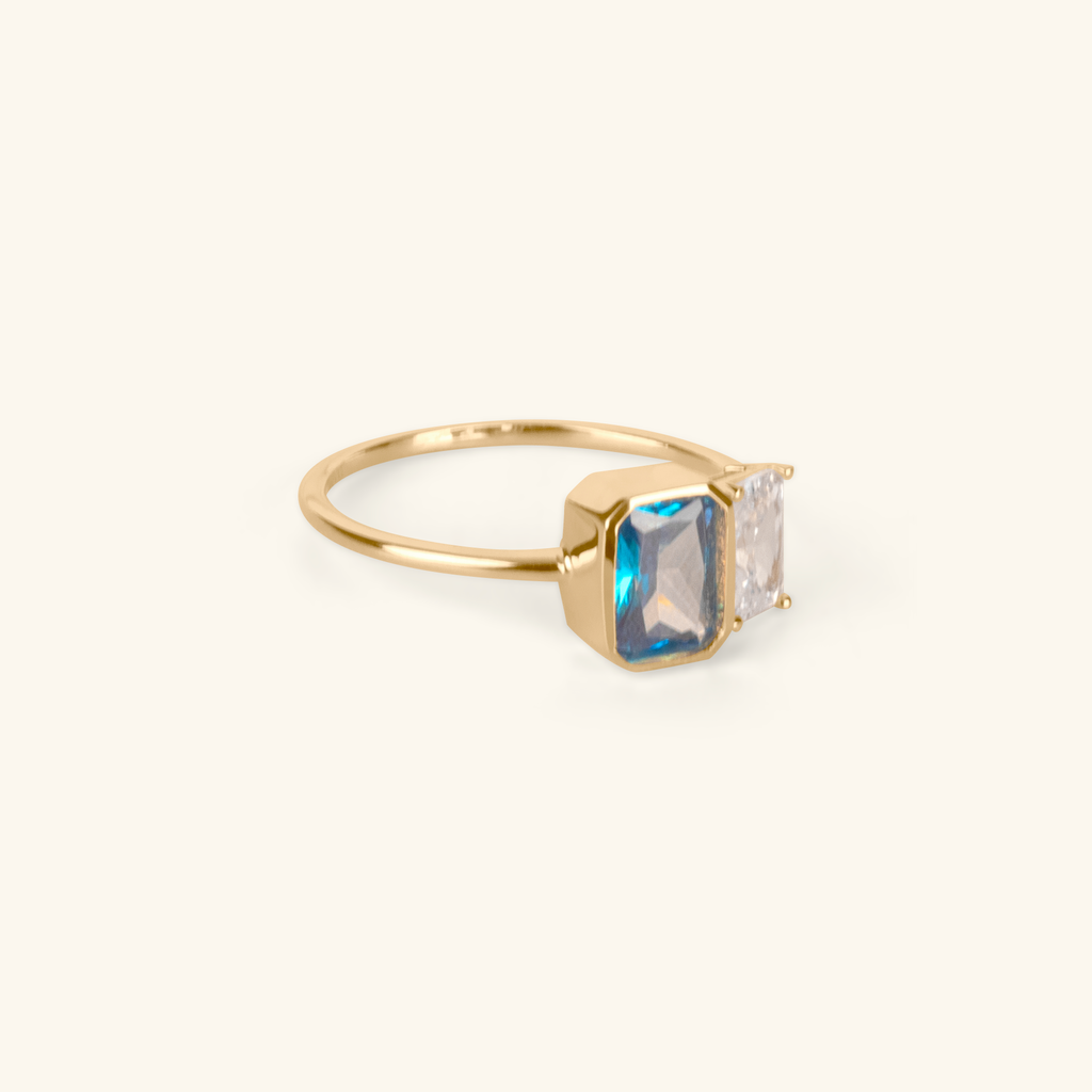 Close-up of Blue & White Gemstone Ring 14k gold – Foundry