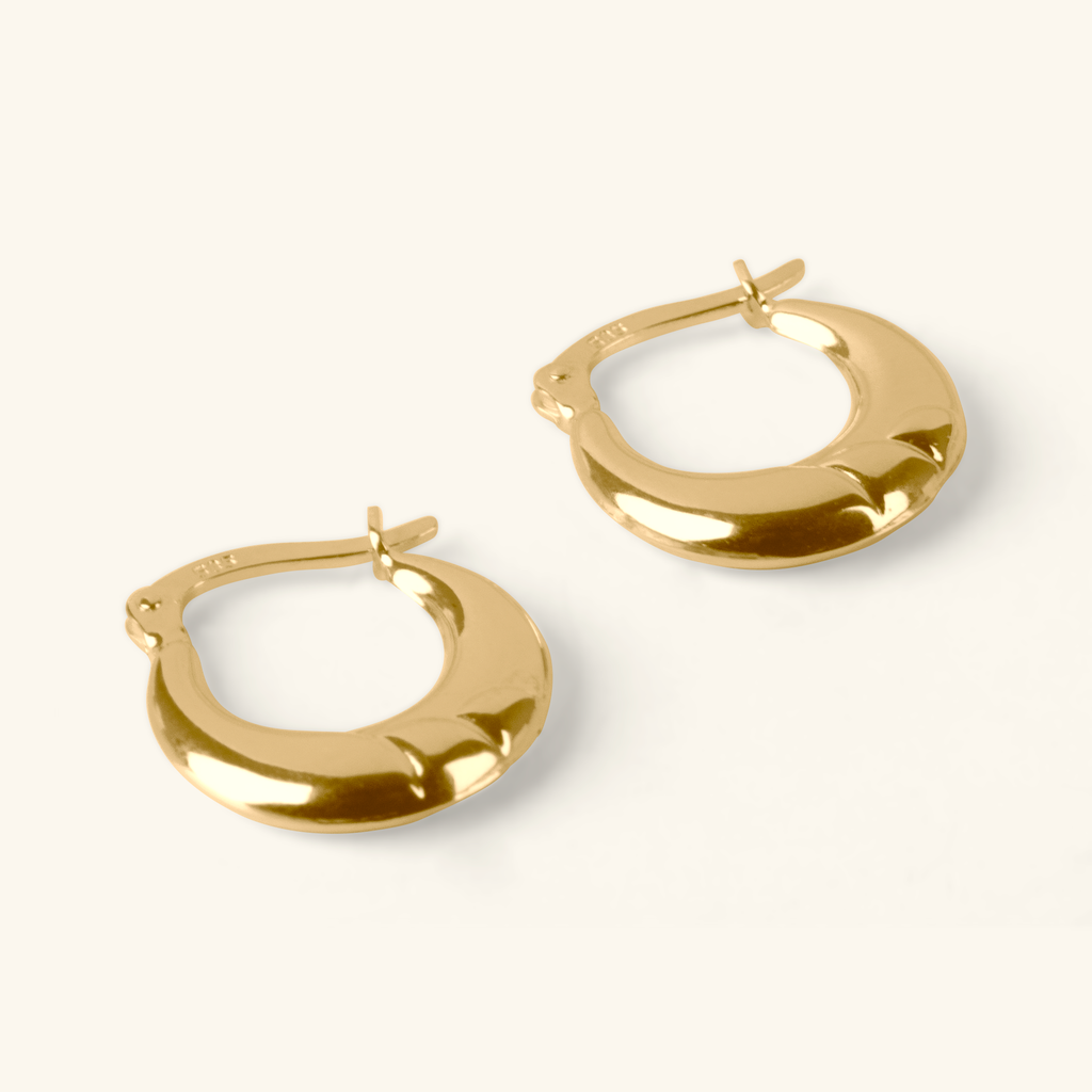 Close-up of latch back on Boho Bold  Hoops 14k gold – Foundry