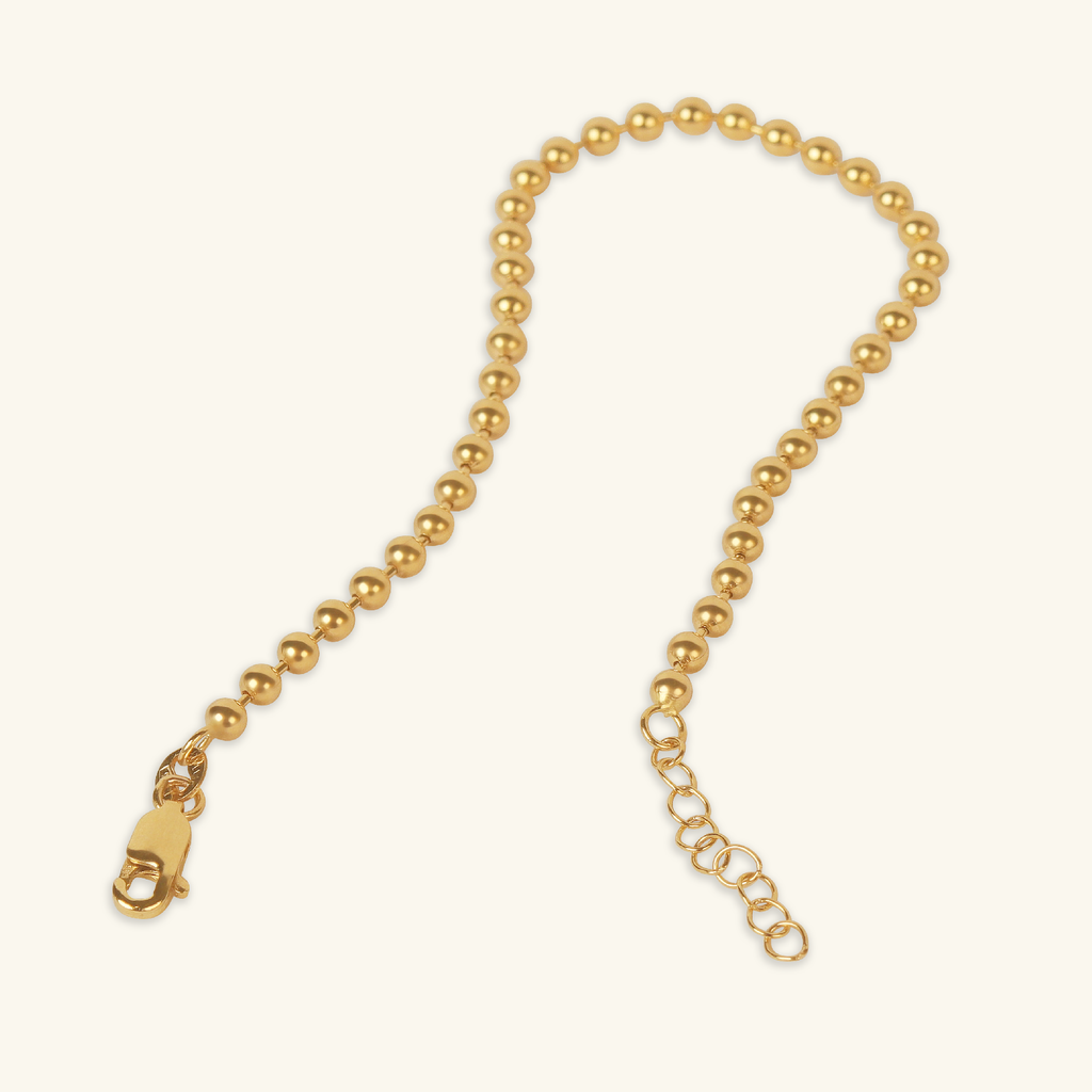 Close-up of lobster clasp on Bold Spheres Bracelet 14k gold – Foundry