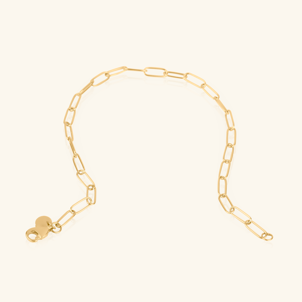 Close-up of lobster clasp on Boyfriend Bracelet 14k gold – Foundry