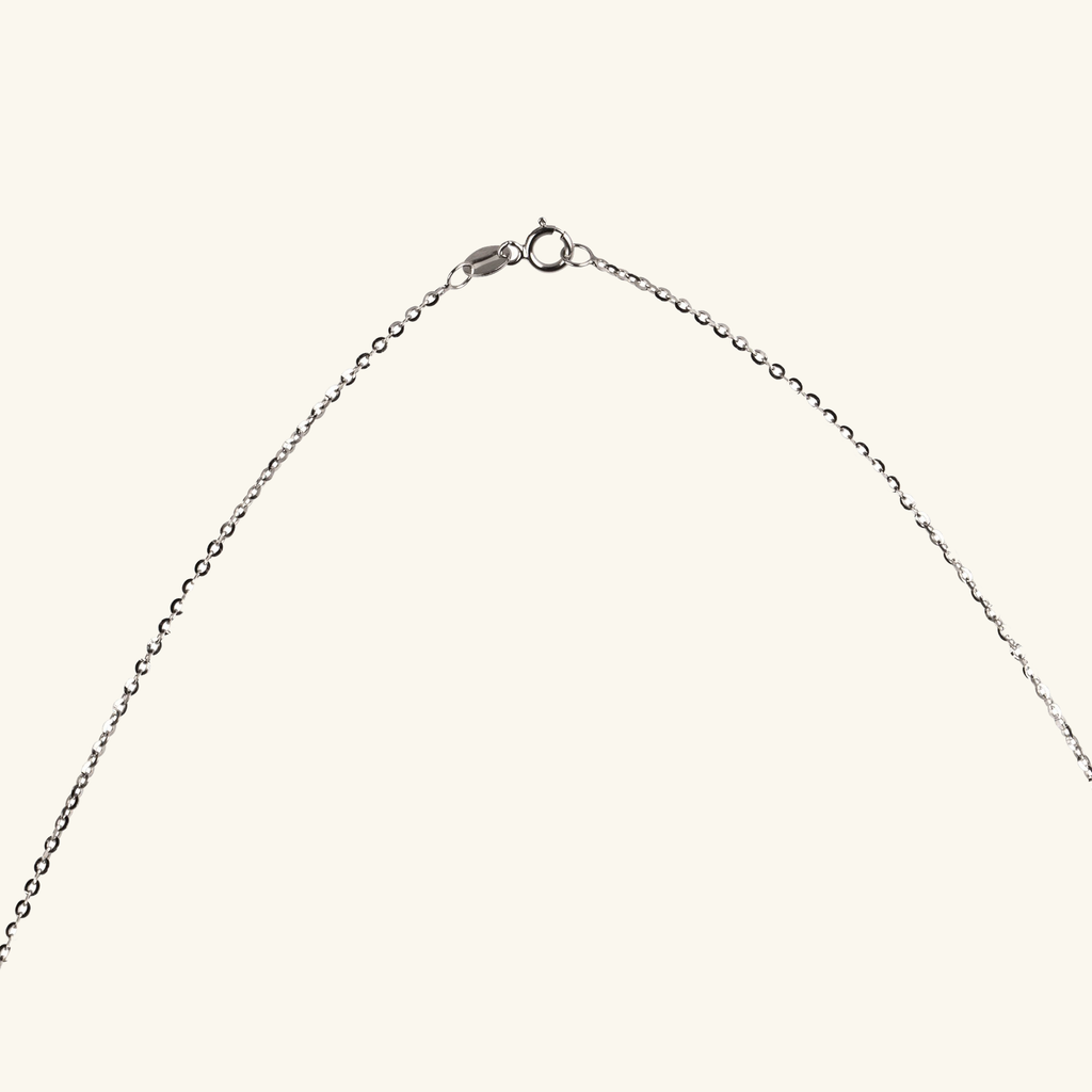 Close-up of spring ring clasp on Chain Necklace 18k white gold – Foundry