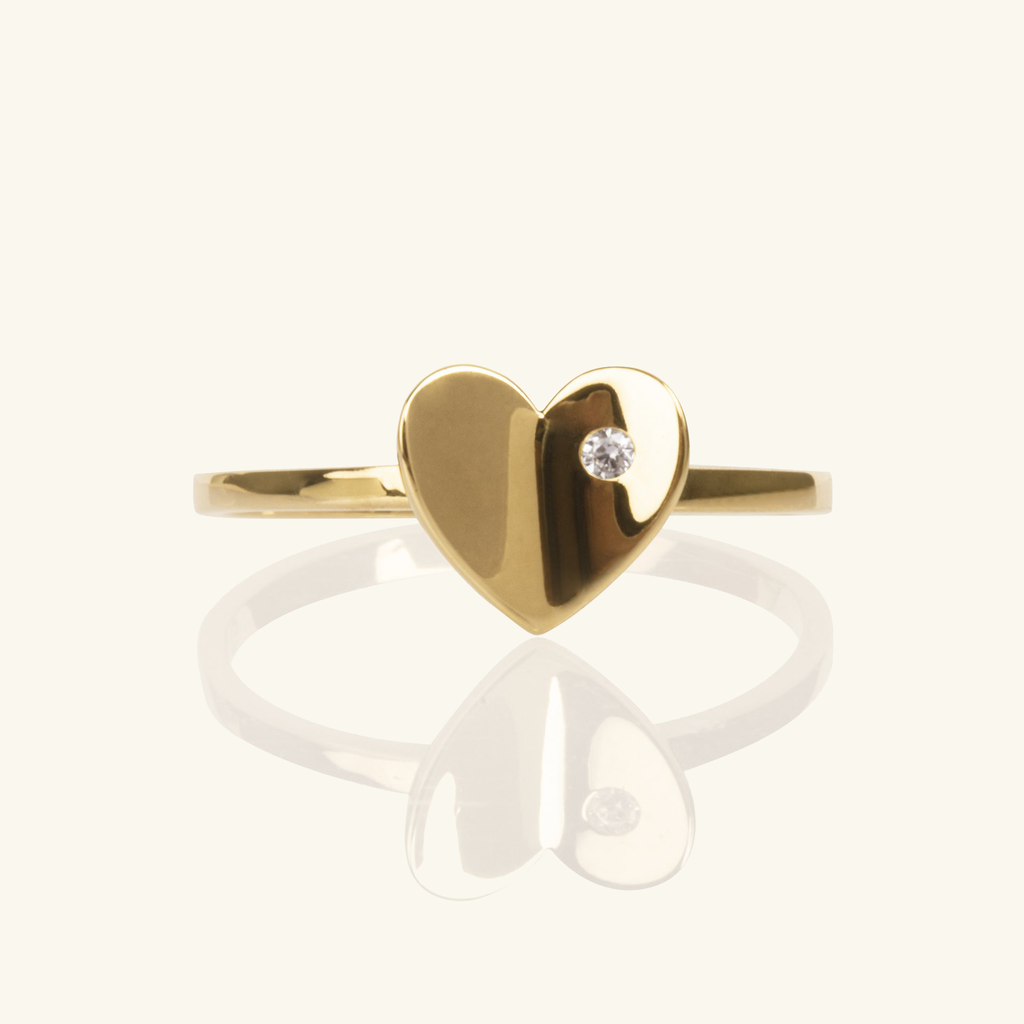 Close-up of Concave Heart Ring 18k gold – Foundry