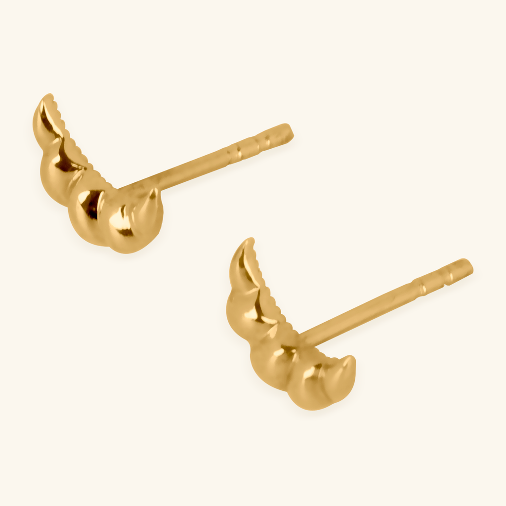 Close-up of push back post lock clasp on Croissant Studs 14k gold – Foundry