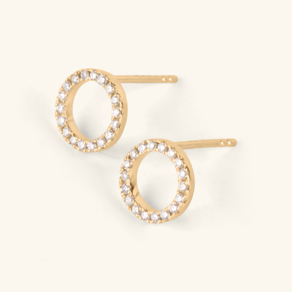 Close-up of Diamond Halo Studs 14k gold – Foundry