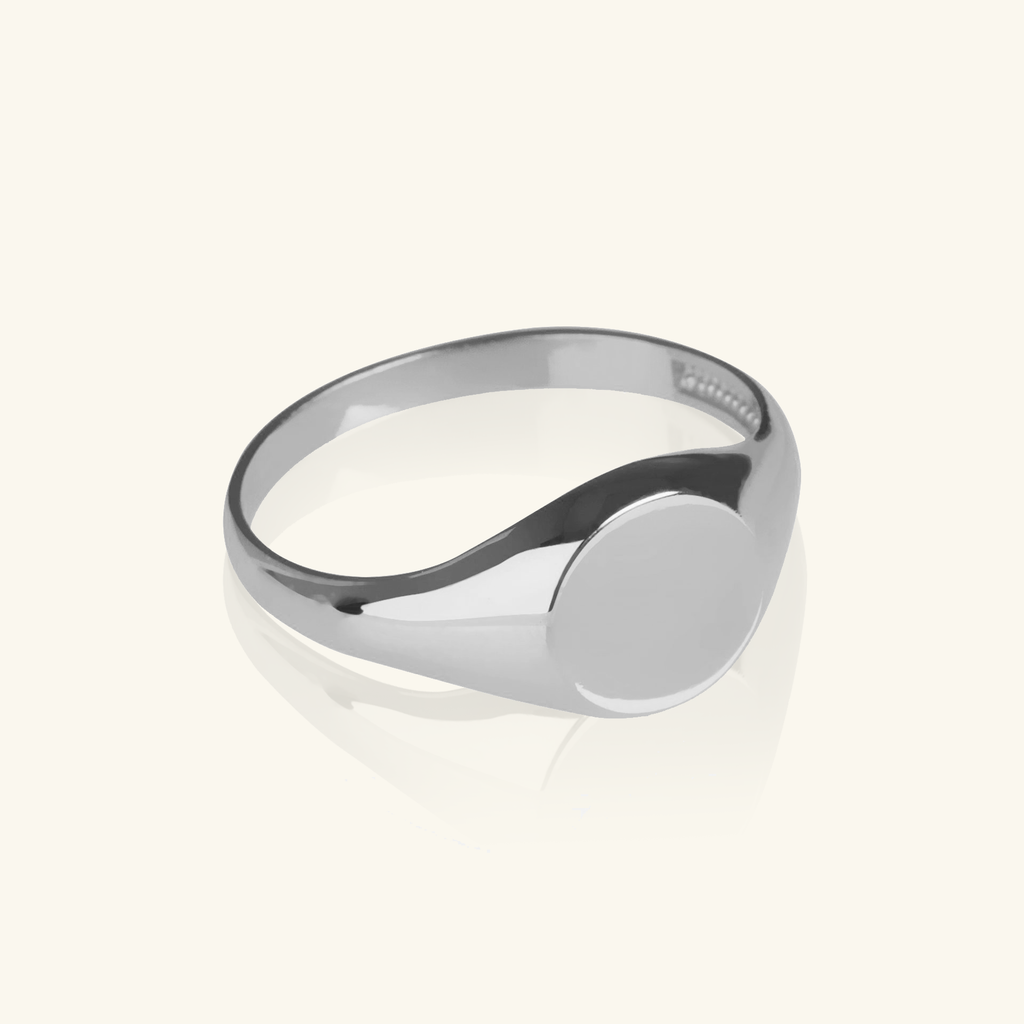 18k gold Engravable Oxford Signet White Gold, front view – Foundry Jewelry