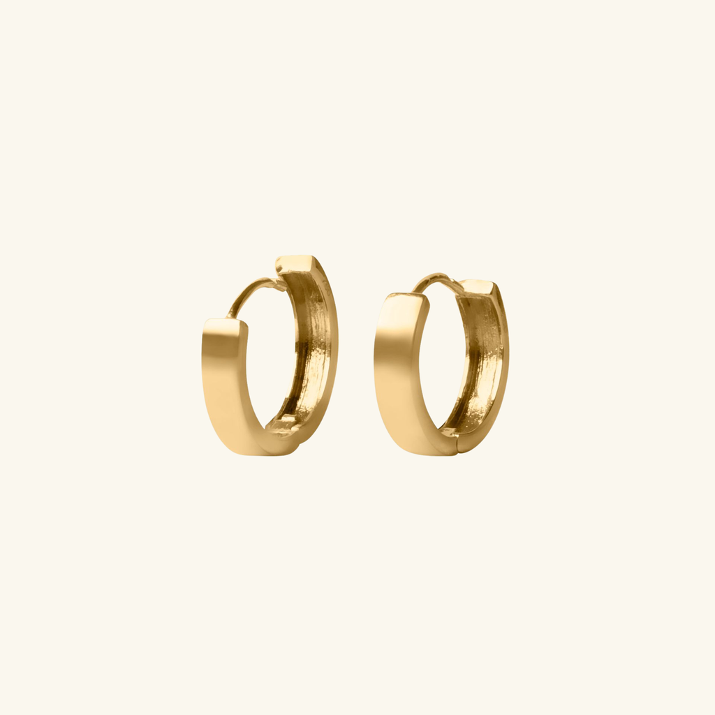 18k gold Essential Hoop Earrings, side view – Foundry Jewelry