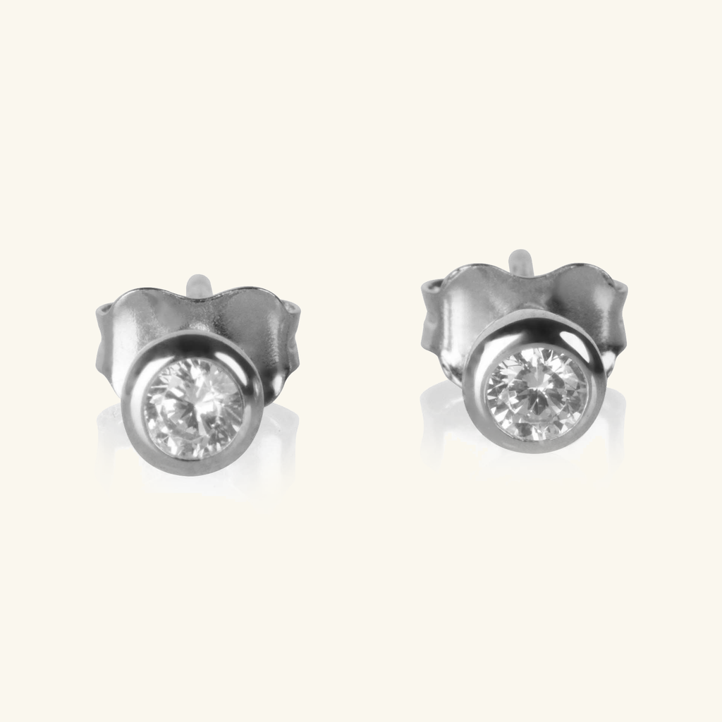18k gold Essential Studs White Gold, front view – Foundry Jewelry
