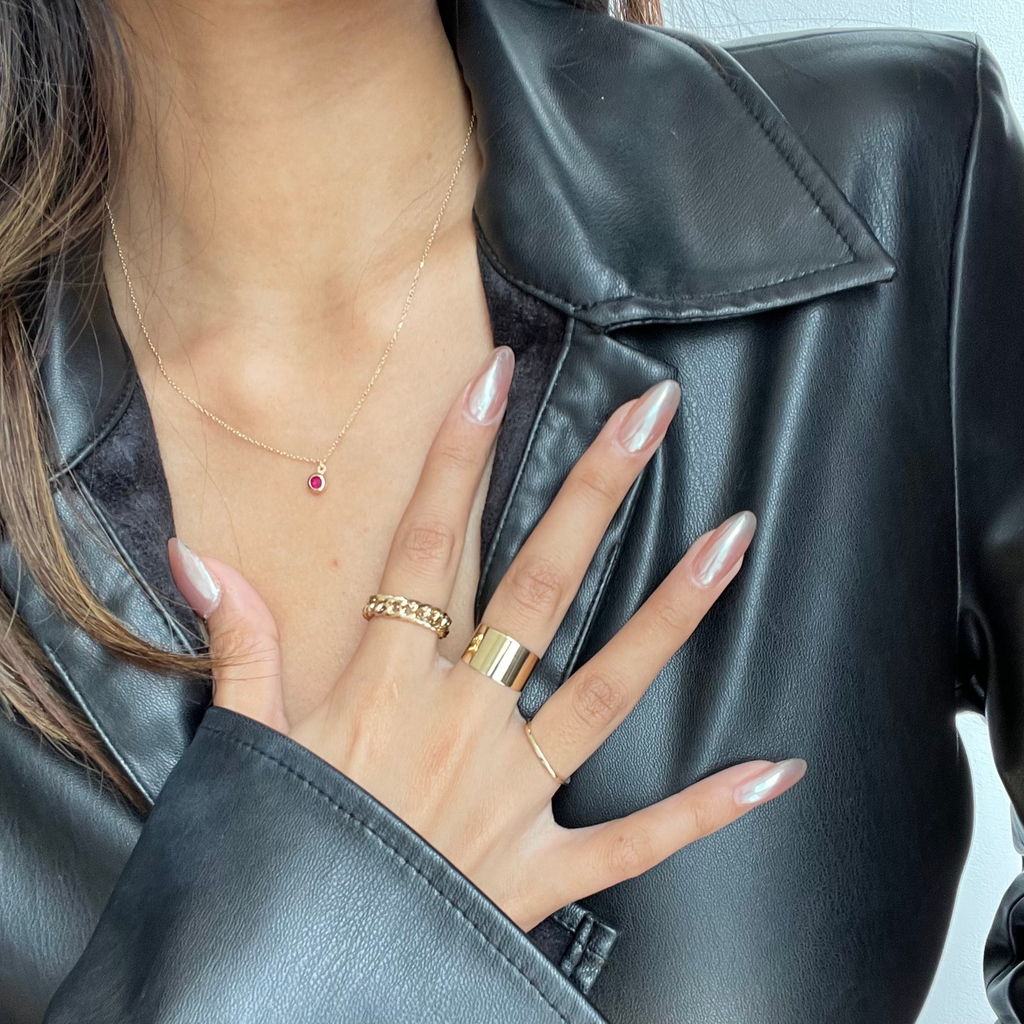 Bold Chain Rring 14k gold stacked on model finger– Foundry