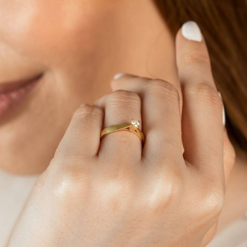 Round Cut Ring 14k gold stacked on model finger – Foundry