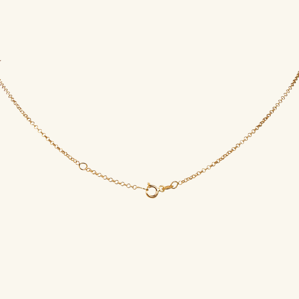 Close-up of spring ring clasp on Mom Necklace 14k gold – Foundry