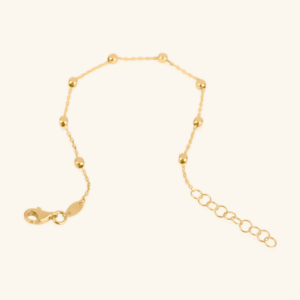 Close-up of lobster clasp on Spheres Chain Bracelet 14k gold – Foundry