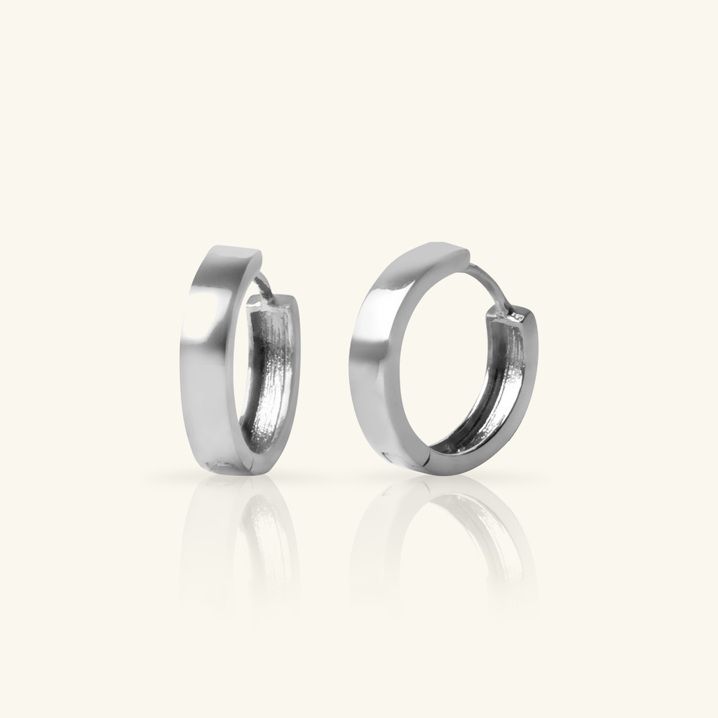 Essential Hoop, Made in solid 18k gold