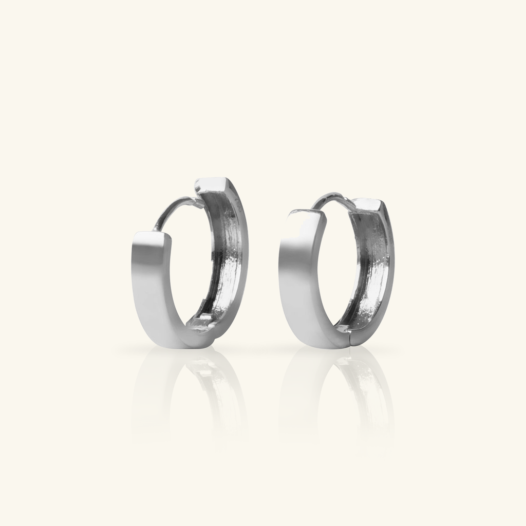 Essential Hoop, Made in solid 18k gold