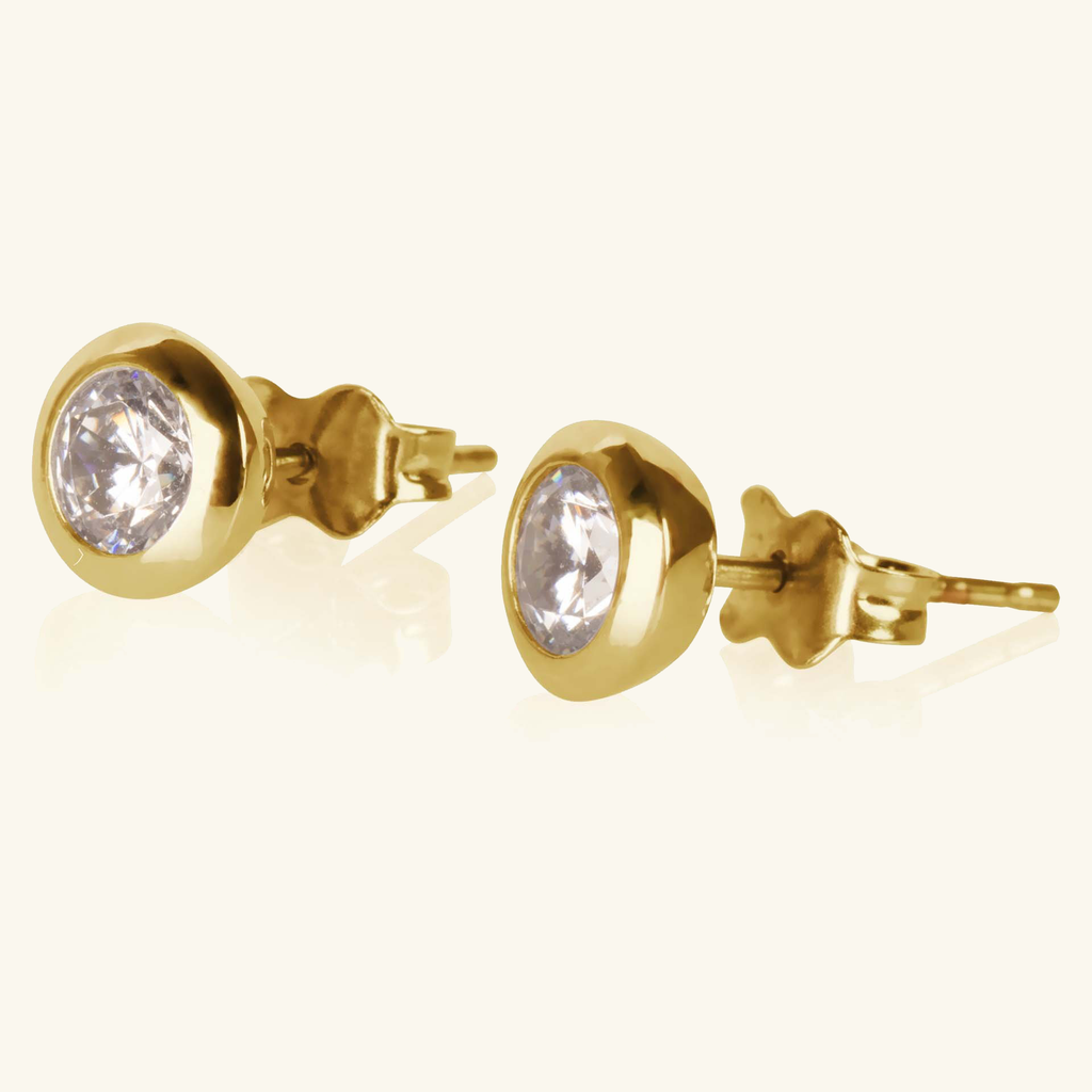 Essential Studs, Set in 18k solid gold