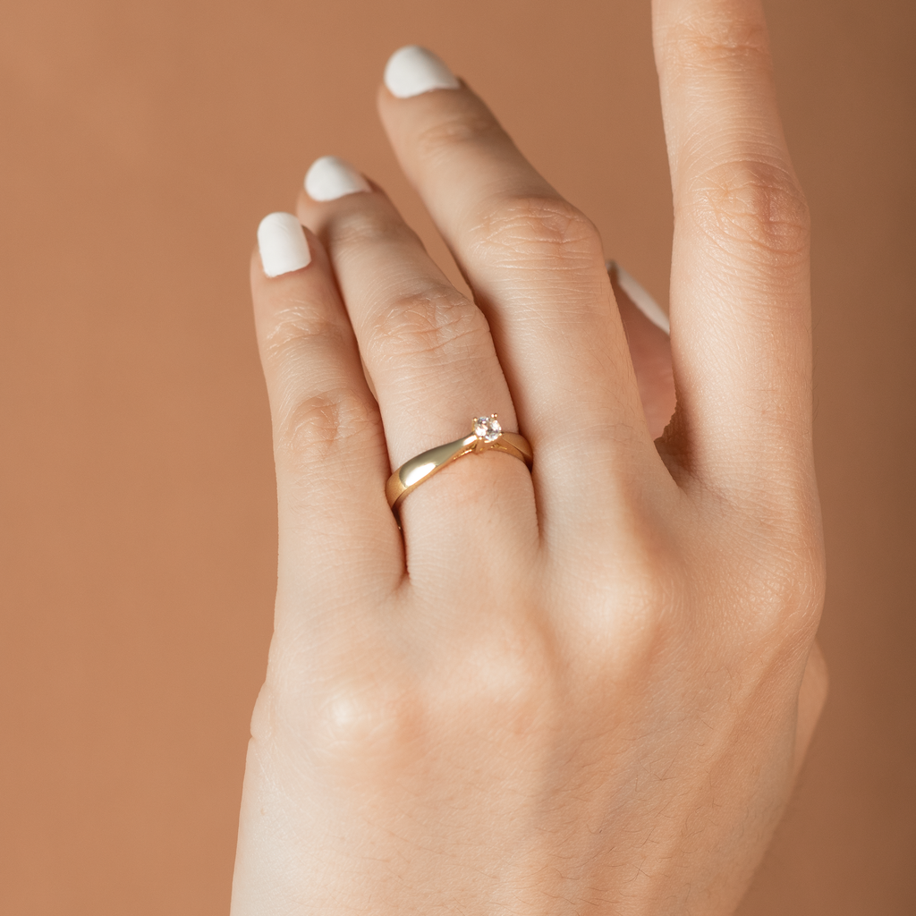 Round Cut Ring, Made in 14k solid gold