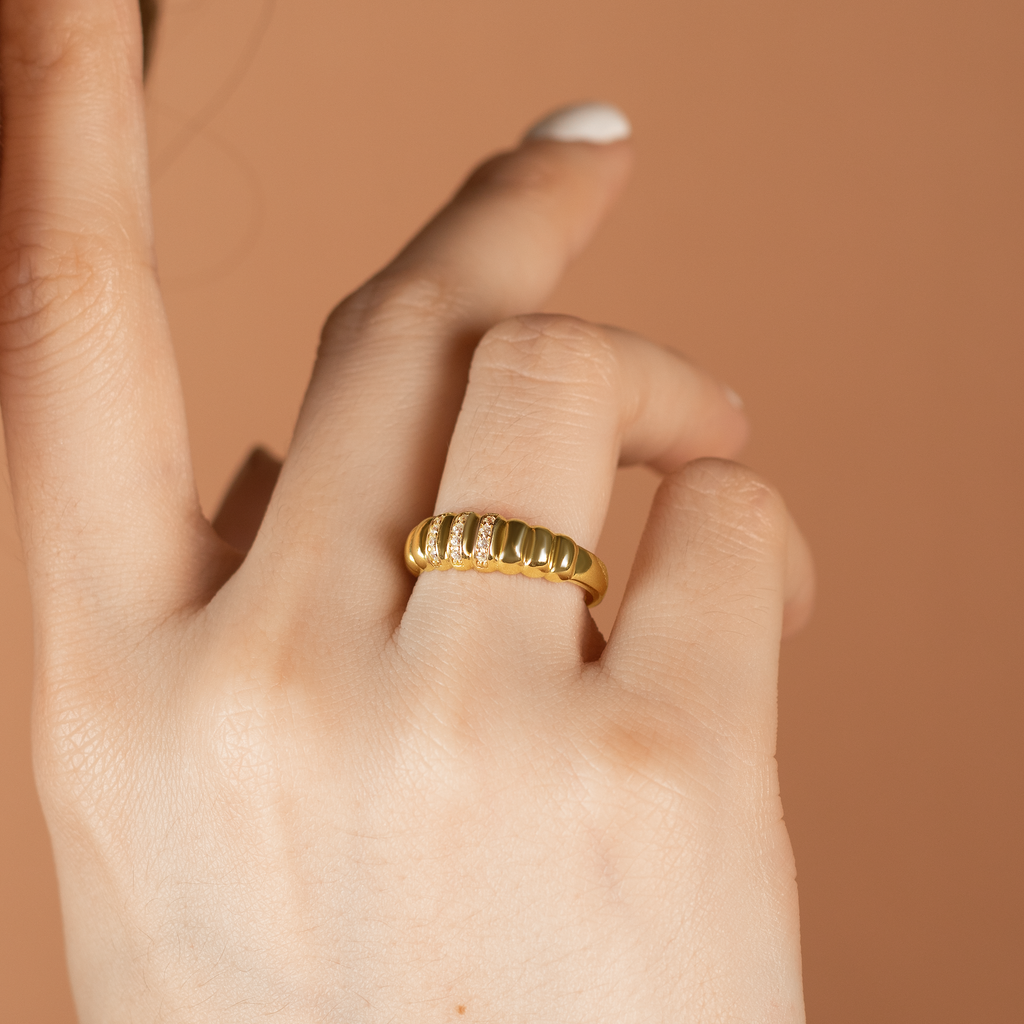 Pavé Bella Ring, Made in 14k solid gold