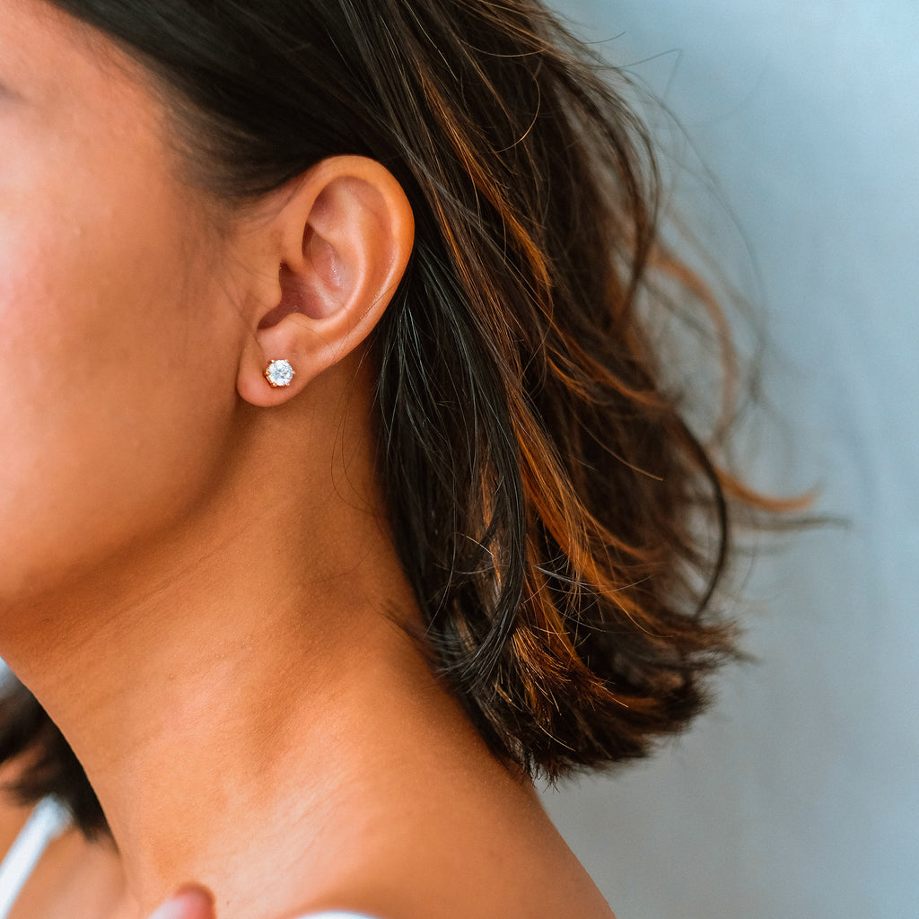 Round Brilliant Studs, Made in 18k solid gold