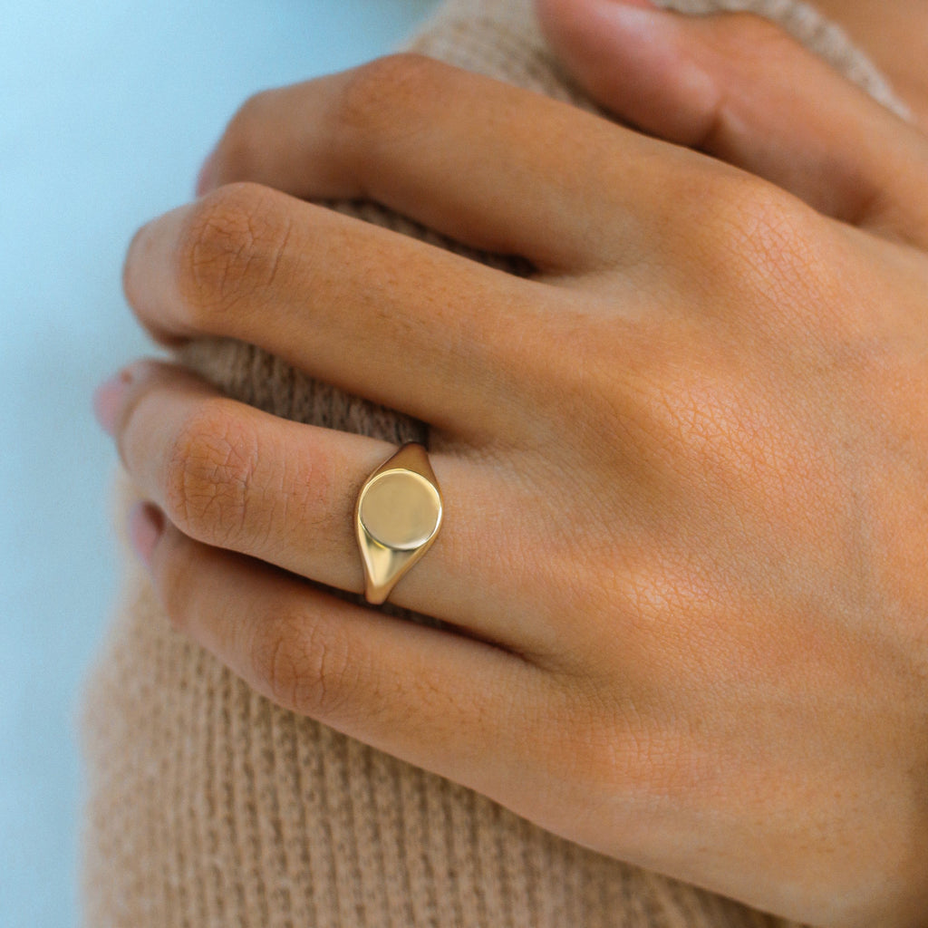 Engravable Oxford Signet Ring, Made in 14k solid gold