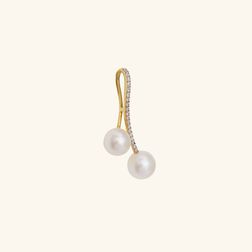 Pearl Promise Pendant, Made in 18k yellow gold